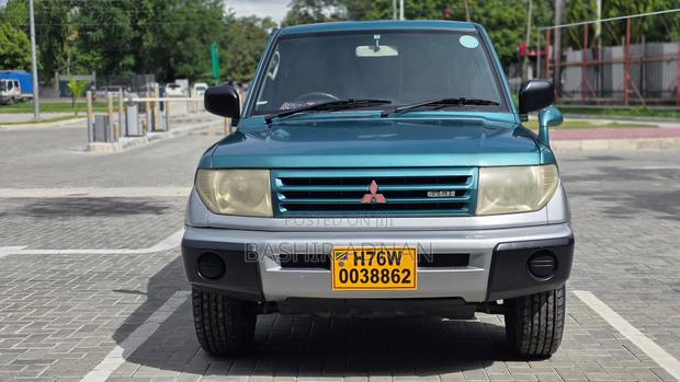 Mitsubishi Pajero 1999 Green