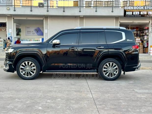 Toyota Land Cruiser 2023 Black