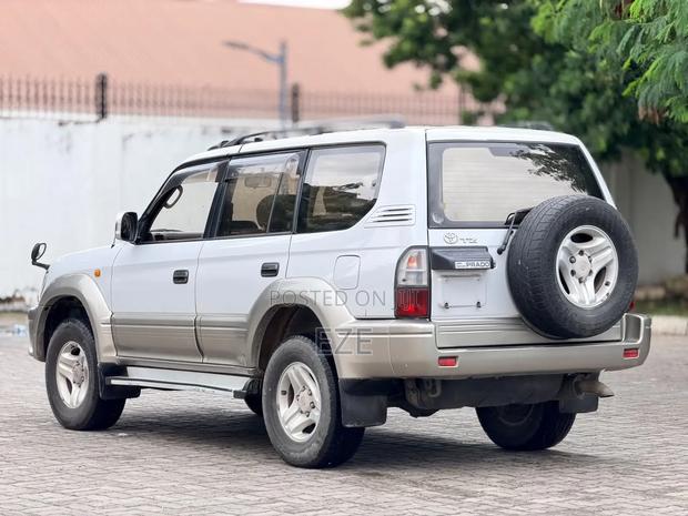 Toyota Land Cruiser Prado 2004 Silver