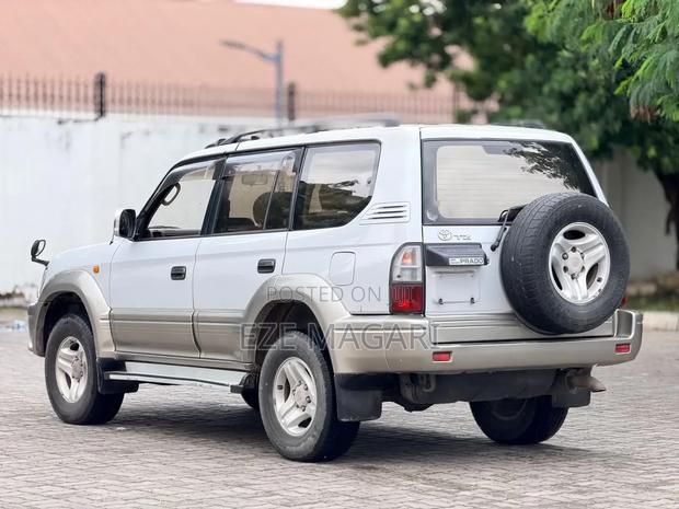 Toyota Land Cruiser Prado 2004 Silver