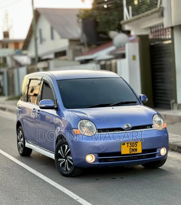 Toyota Sienta 2005 Blue
