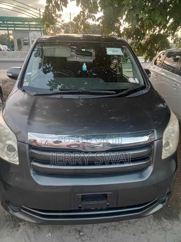 Toyota Noah 2008 Black