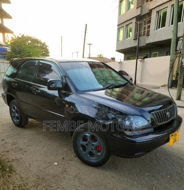 Toyota Harrier 2000 Black