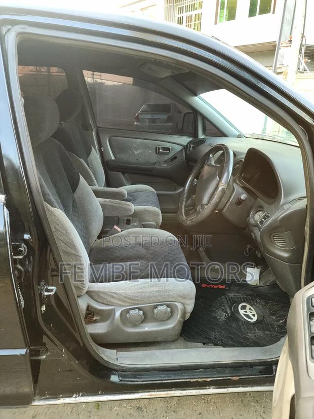 Toyota Harrier 2000 Black