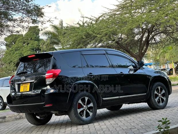 Toyota Vanguard 2010 Black