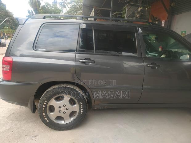 Toyota Kluger 2005 Black