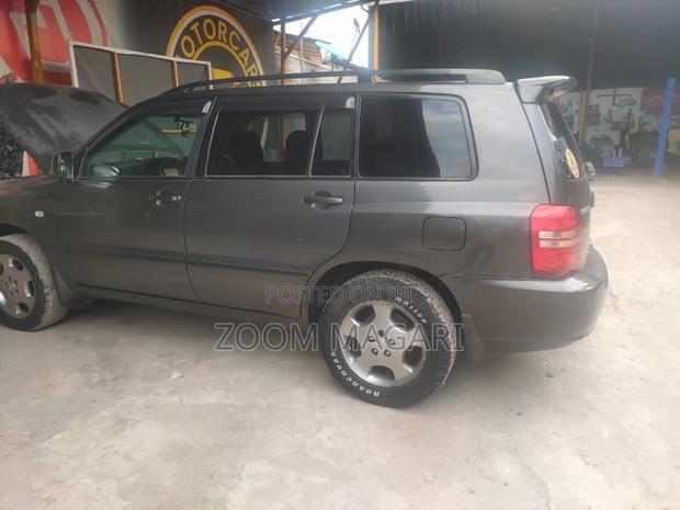 Toyota Kluger 2005 Black