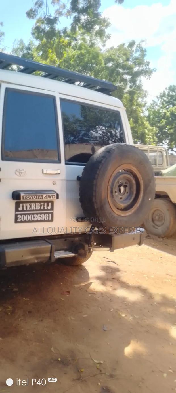 Toyota Land Cruiser 2015 White