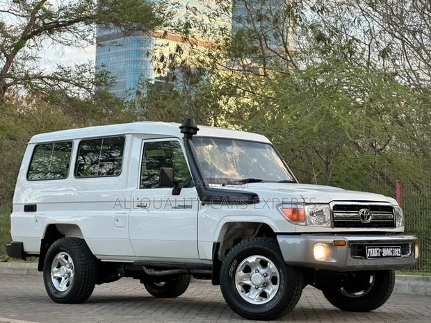 Toyota Land Cruiser 2015