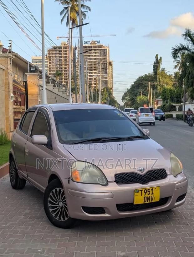 Toyota Vitz 2003 Pink