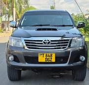 Toyota Hilux 2015 Gray for sale