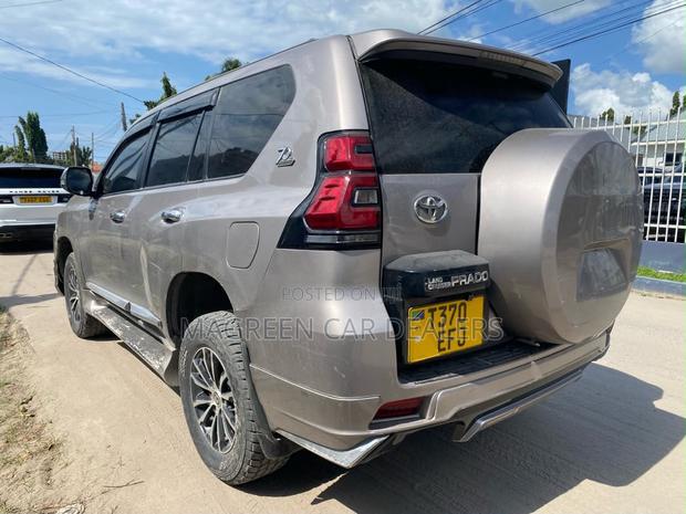 Toyota Land Cruiser Prado 2014 Silver