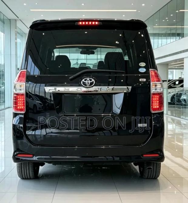 Toyota Noah 2007 Black