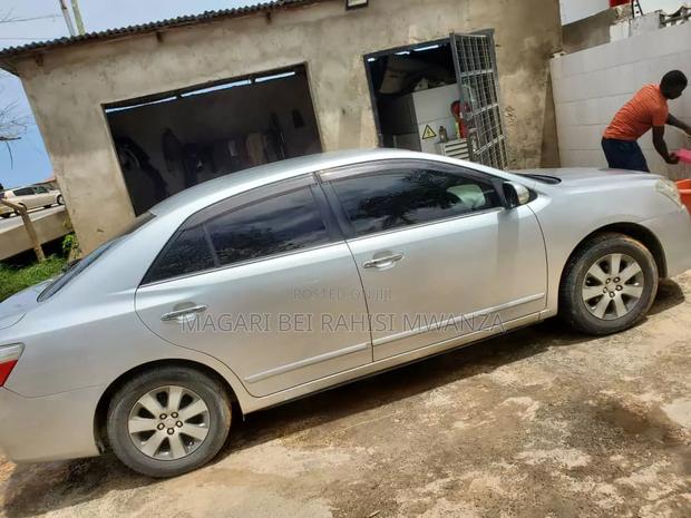 Toyota Premio 2013 Silver