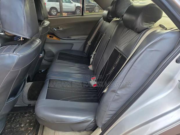 Toyota Premio 2013 Silver