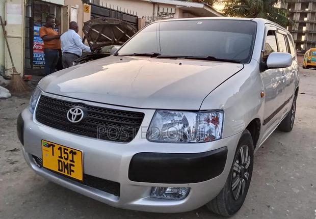 Toyota Succeed 2003 Silver