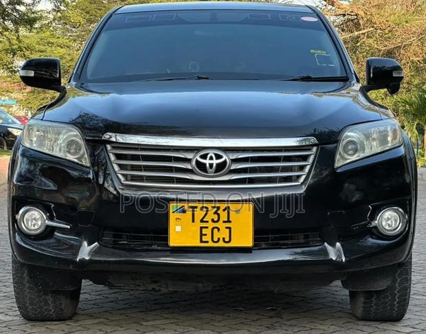 Toyota Vanguard 2011 Black