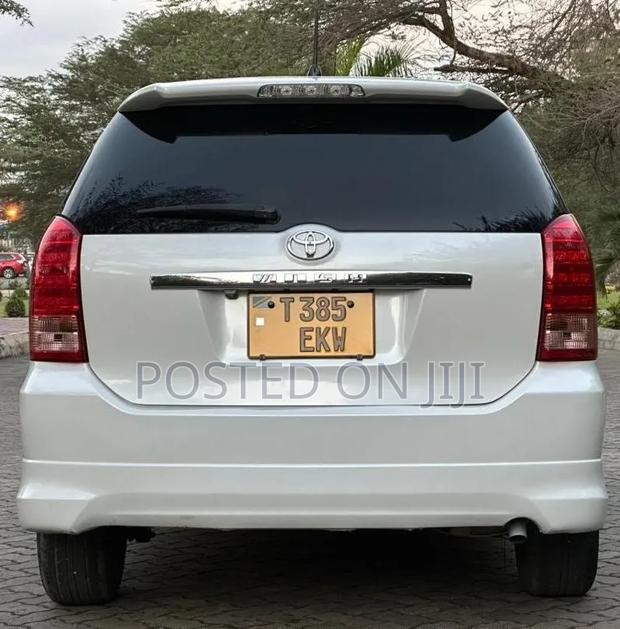 Toyota Wish 2005 White