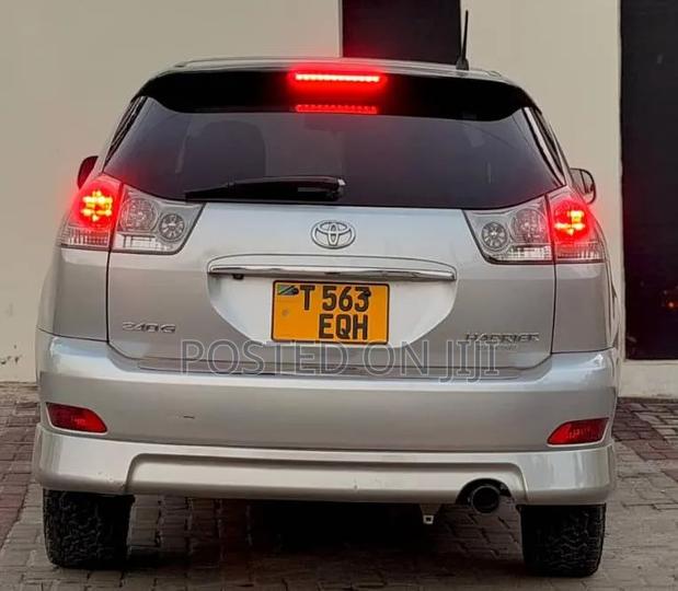 Toyota Harrier 2005 Silver