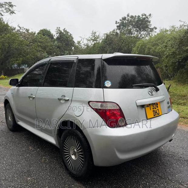 Toyota IST 2006 Silver