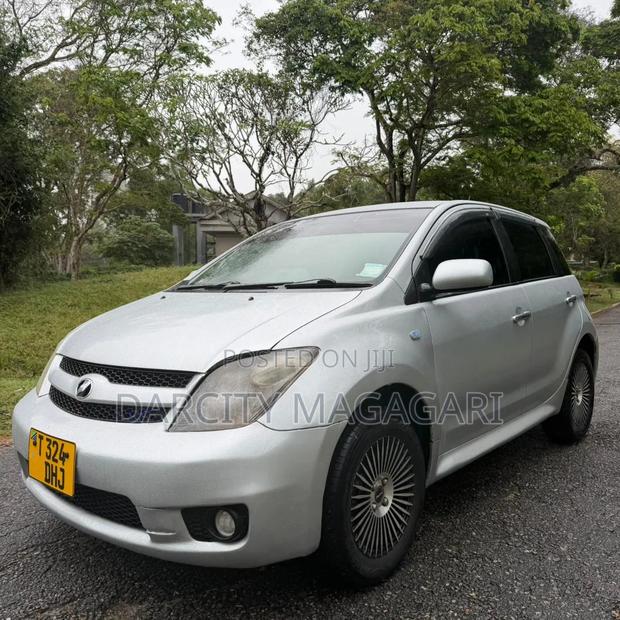 Toyota IST 2006 Silver