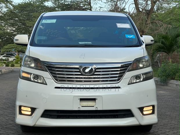 Toyota Alphard 2.4 Petrol FWD 2008 White