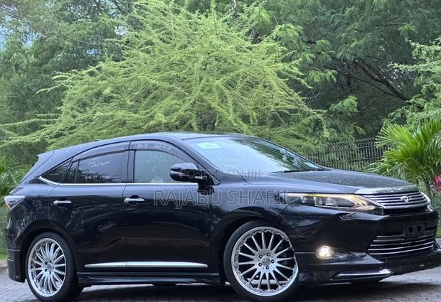 Toyota Harrier 2.0 2014 Black