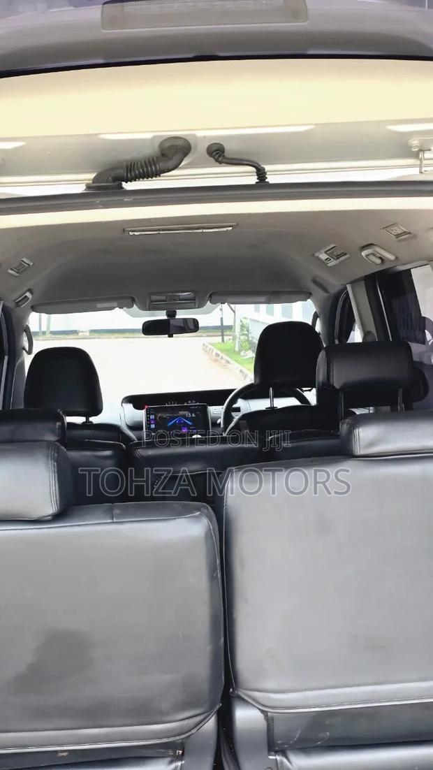 Toyota Noah 2013 Silver