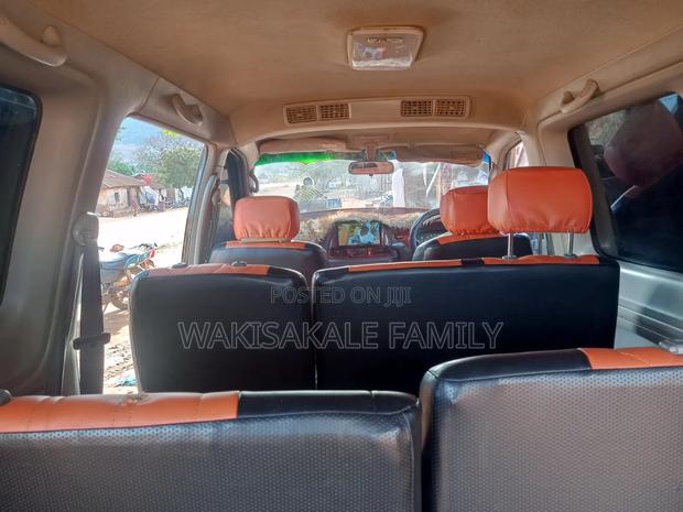Toyota Noah 2001 Silver