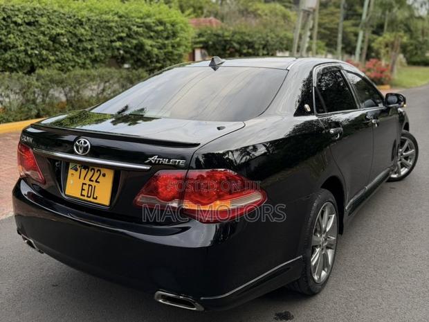 Toyota Crown 2009 Black