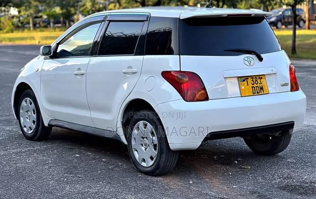 Toyota IST 2004 White