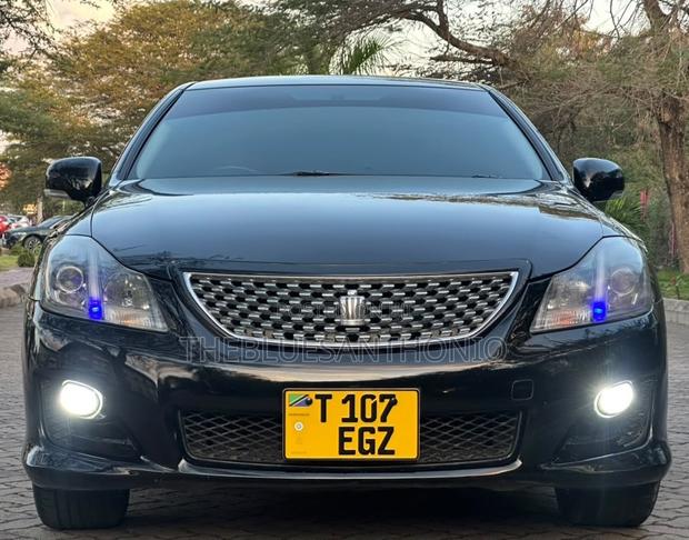 Toyota Crown 2009 Black