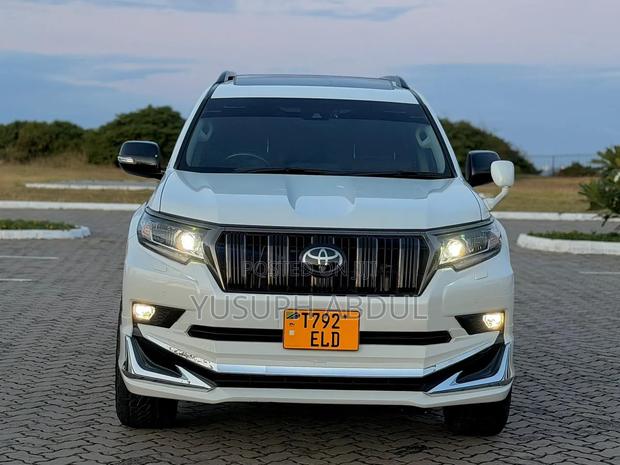 Toyota Land Cruiser Prado 2022 White