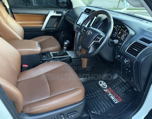 Toyota Land Cruiser Prado 2022 White