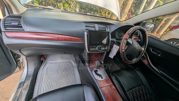Toyota Premio 2021 Silver