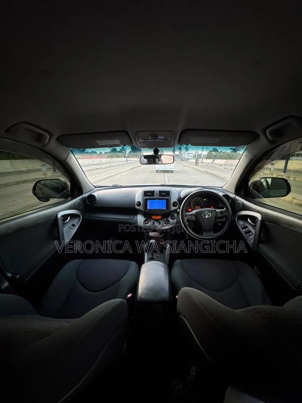 Toyota Vanguard 2010 Gray