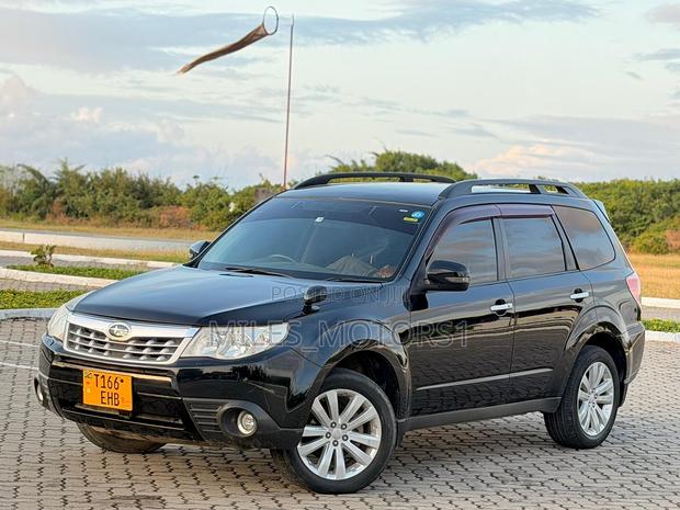 Subaru Forester 2011 Black