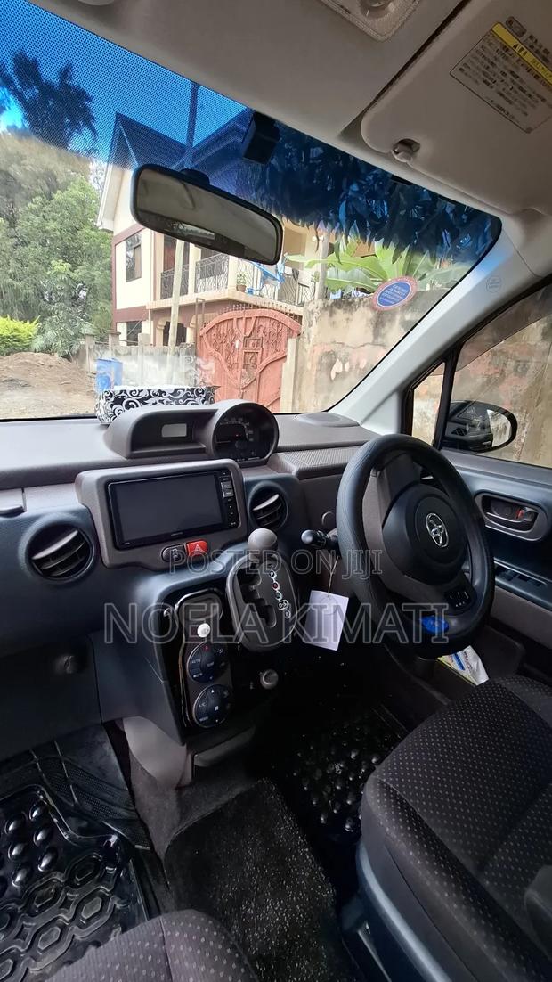 Toyota Spade 2015 Brown