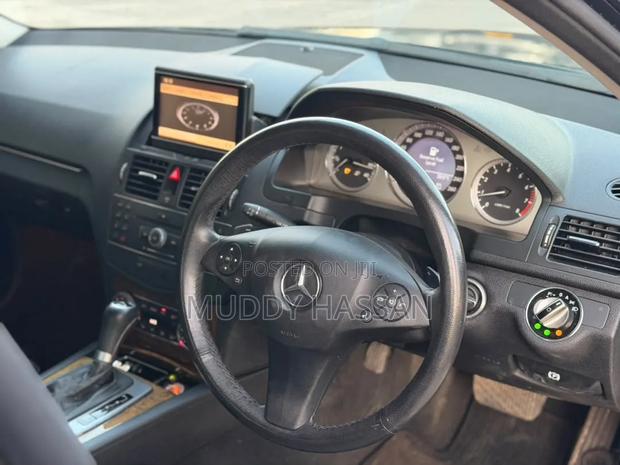 Mercedes-Benz C200 2009 Black