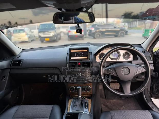 Mercedes-Benz C200 2009 Black
