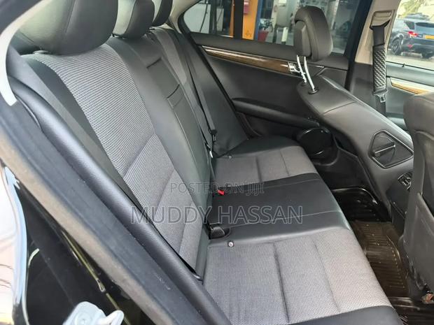 Mercedes-Benz C200 2009 Black