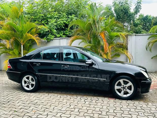 Mercedes-Benz E250 2006 Black