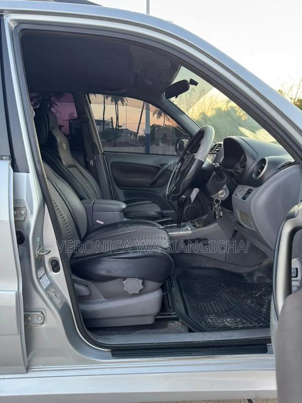 Toyota RAV4 Automatic 2003 Silver
