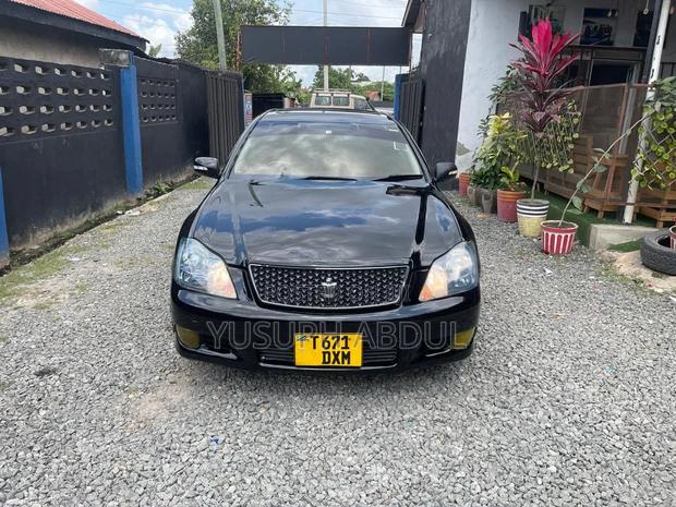 Toyota Crown Royale 2005 Black