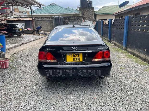 Toyota Crown Royale 2005 Black