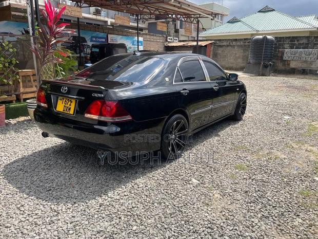 Toyota Crown Royale 2005 Black