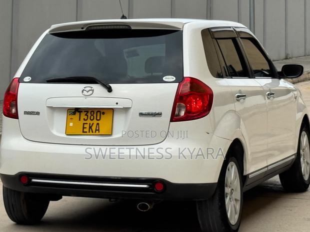 Mazda Verisa 2007 White
