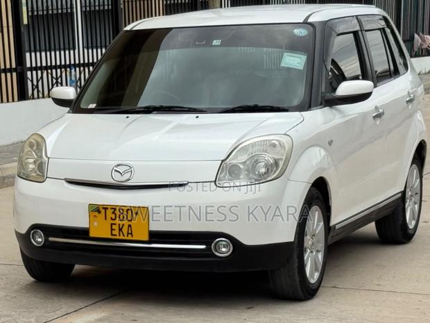 Mazda Verisa 2007 White