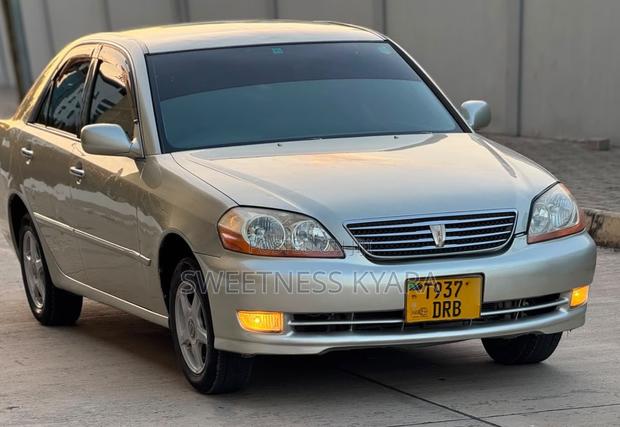 Toyota Mark II 2004 Silver
