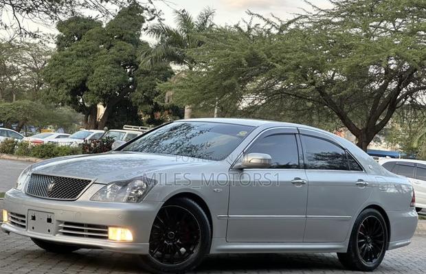 Toyota Crown 2005 Silver